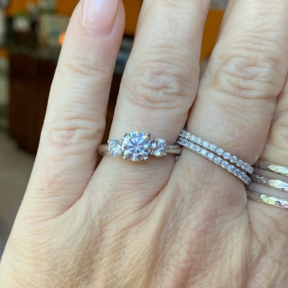 Jewelry - 1.6 cttw 3 stone brilliant white Moissanite